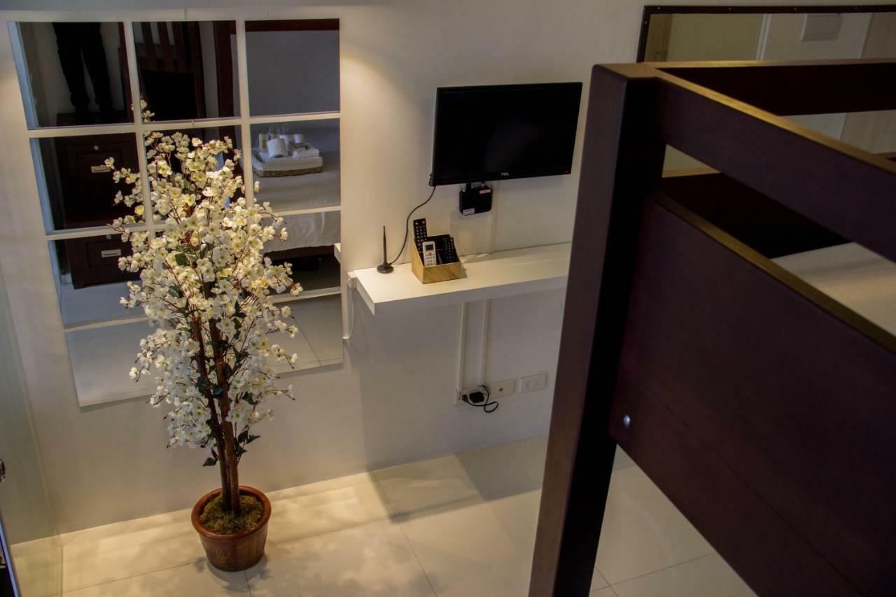 Smdc Wind Residences Tagaytay With Balcony 19Th Floor Tagaytay City Exterior photo